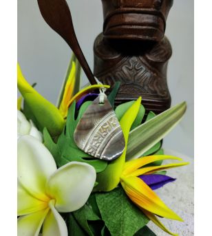 Bijoux Nacre Gravée Tahiti Taille 4 x 3 cm