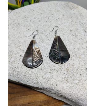 Boucles d'Oreilles Nacre Gravée Tahiti Taille cm