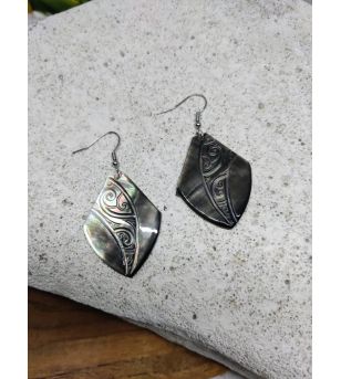 Boucles d'Oreilles Nacre Gravée Tahiti Taille cm